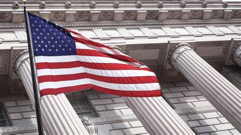Символичное значение: флаг США как символ свободы