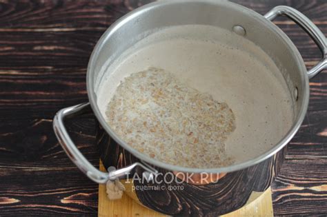 Соединение гречневых зерен с молочной смесью