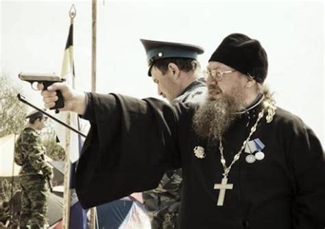 Способы модификации черных ряс в соответствии с личными предпочтениями священника