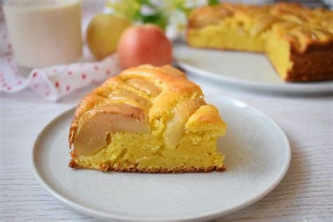 Творожная шарлотка с яблоками в духовке