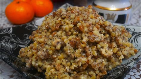 Традиционная кутья с грецкими орехами и изюмом