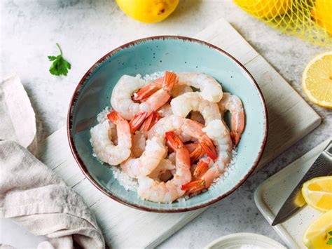 Узнайте простые хитрости, чтобы улучшить вкус креветок на Ютубе