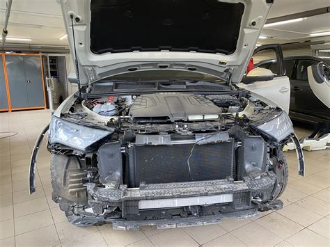 Установка алюминиевых накладок на кузов автомобиля