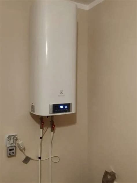 Установка водонагревателя Electrolux Royal