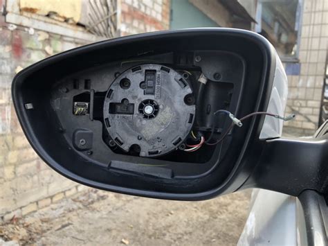 Установка зеркала на автомобиль