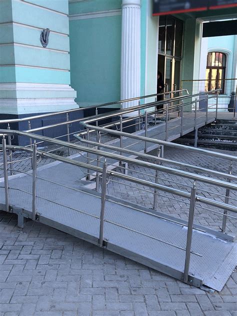 Установка и монтаж пандуса для инвалидов