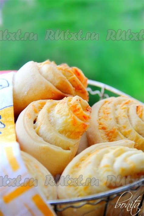 Формирование и выпечка чесночных булочек