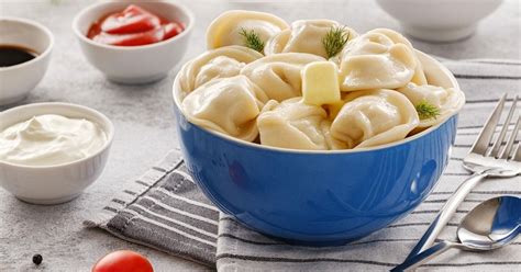 Формирование пельменей с сыром