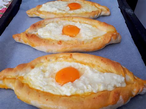 Хачапури с сыром и яйцом: рецепт приготовления грузинского блюда