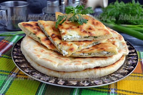 Шаги приготовления лепешек на кефире с сыром на сковороде