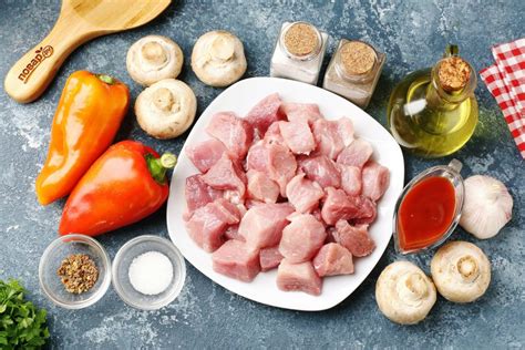 Шаг 1: Подготовьте мясо и специи