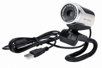 Шаг 2: Присоедините веб-камеру к компьютеру по USB