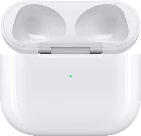 Шаг 3: Положите AirPods в зарядный футляр