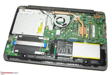 Шаг 5: Доступ к внутренним компонентам ноутбука Asus VivoBook