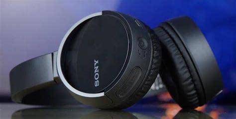 Шаг 5. Подключите наушники Sony WH-CH500 к телефону