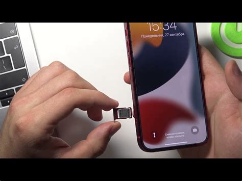 Шаг 7: Установите батарею, SIM-карту и включите телефон